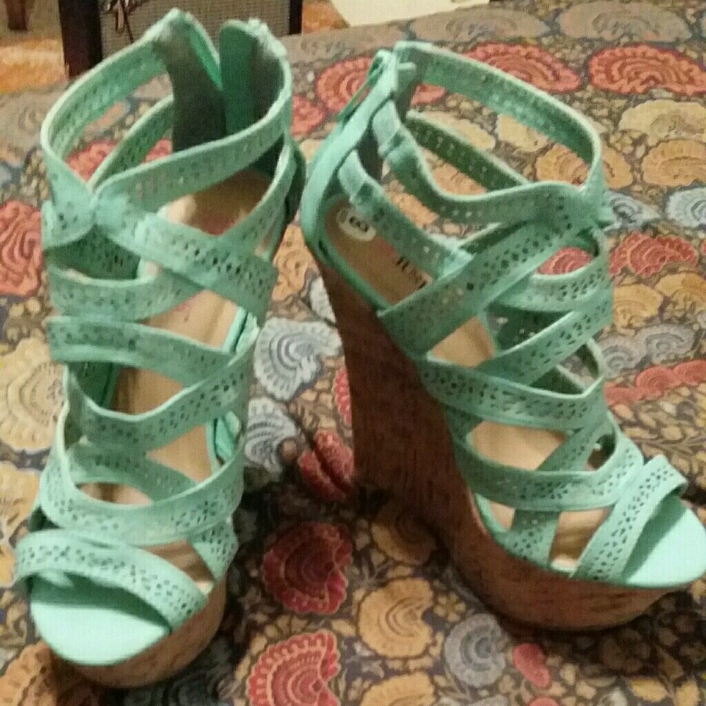 Wedge heels